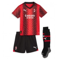 AC Milan Christian Pulisic #11 Replika babykläder Hemmaställ Barn 2023-24 Kortärmad (+ korta byxor)